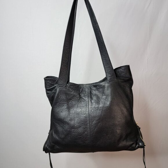 Vince Camuto Leather Shoulder Bag – Pebbled Black with Zip Accents - Picture 4 of 11